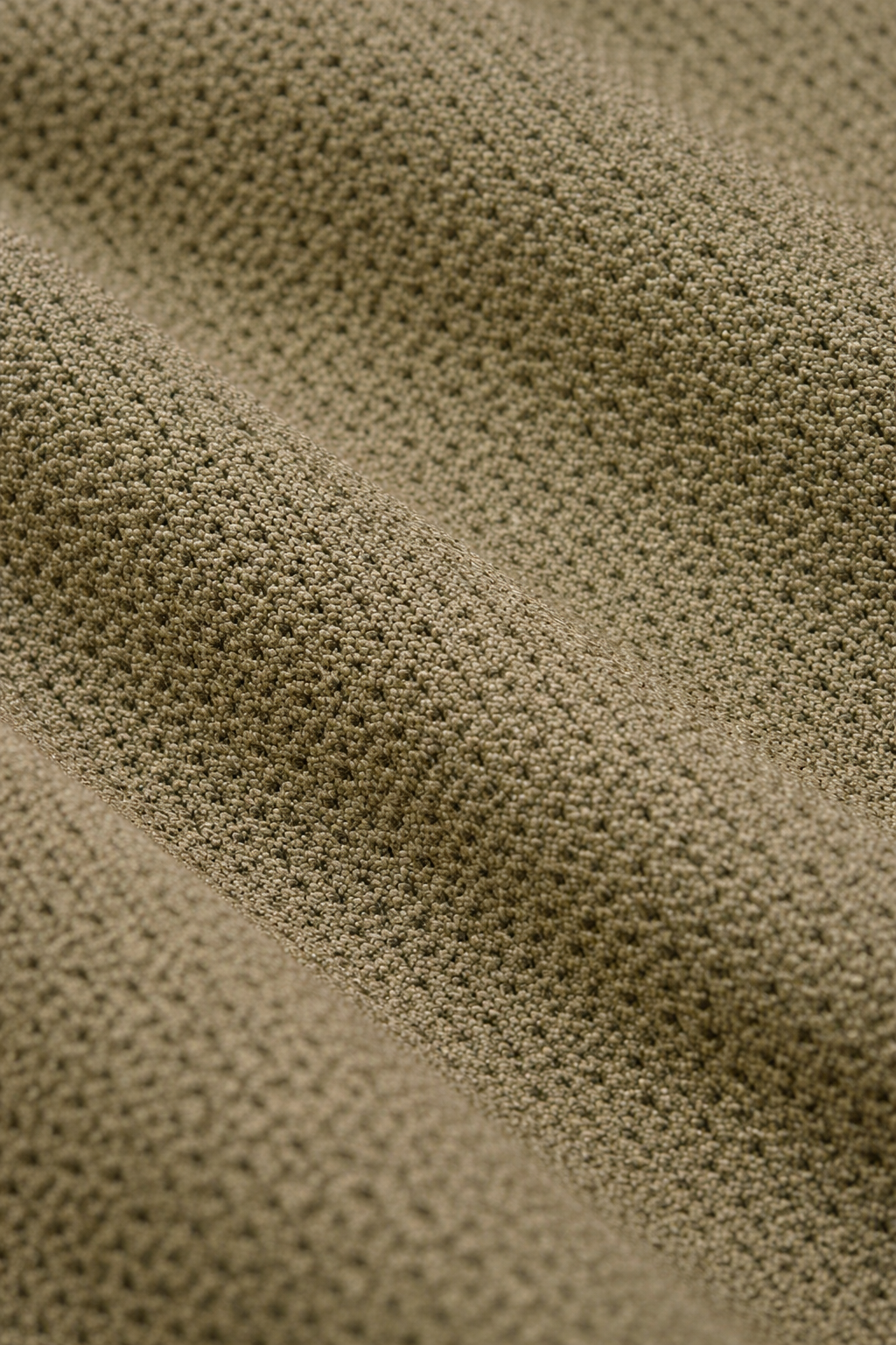 PREMIUM CUT-AND-SEW MESH SHORTS